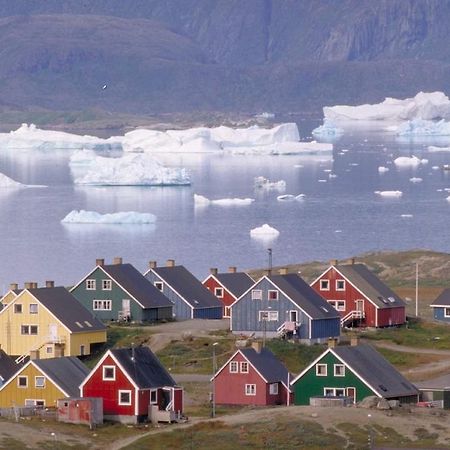Hotel Narsaq Exterior photo